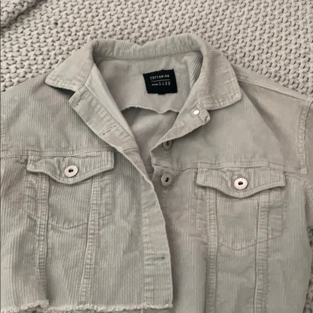 Cropped denim jacket